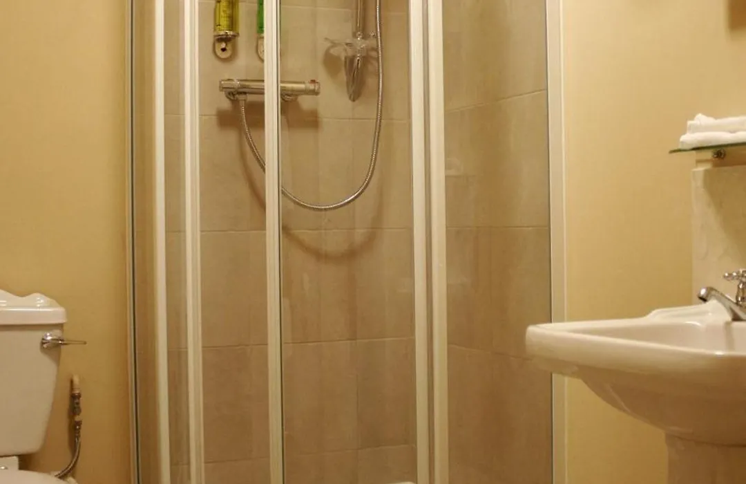 The Railway Tavern Hotel-1