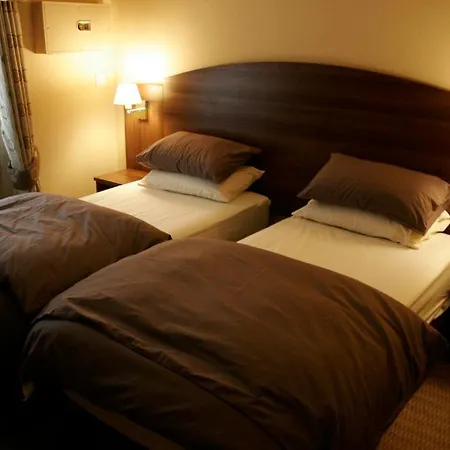 The Railway Tavern Hotel-3